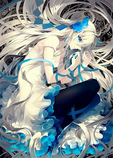 Ngoại hình vô cùng xinh đẹp cô có mái tóc dài màu bạch kim đôi mắt màu xanh trong veo phảng phất một nỗi buồn nhưng không ai nhận thấy được trừ Aquarius