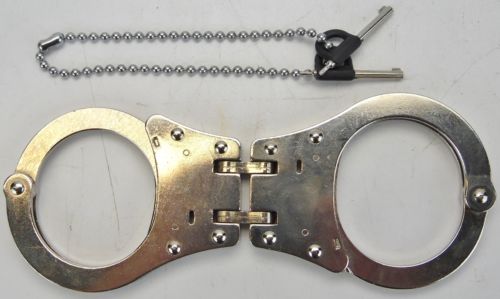 republic-arms-hinged-south-african-police-issue-handcuffs-model-65-6441a1f1137ea127b5887b9a1bc6c0a5